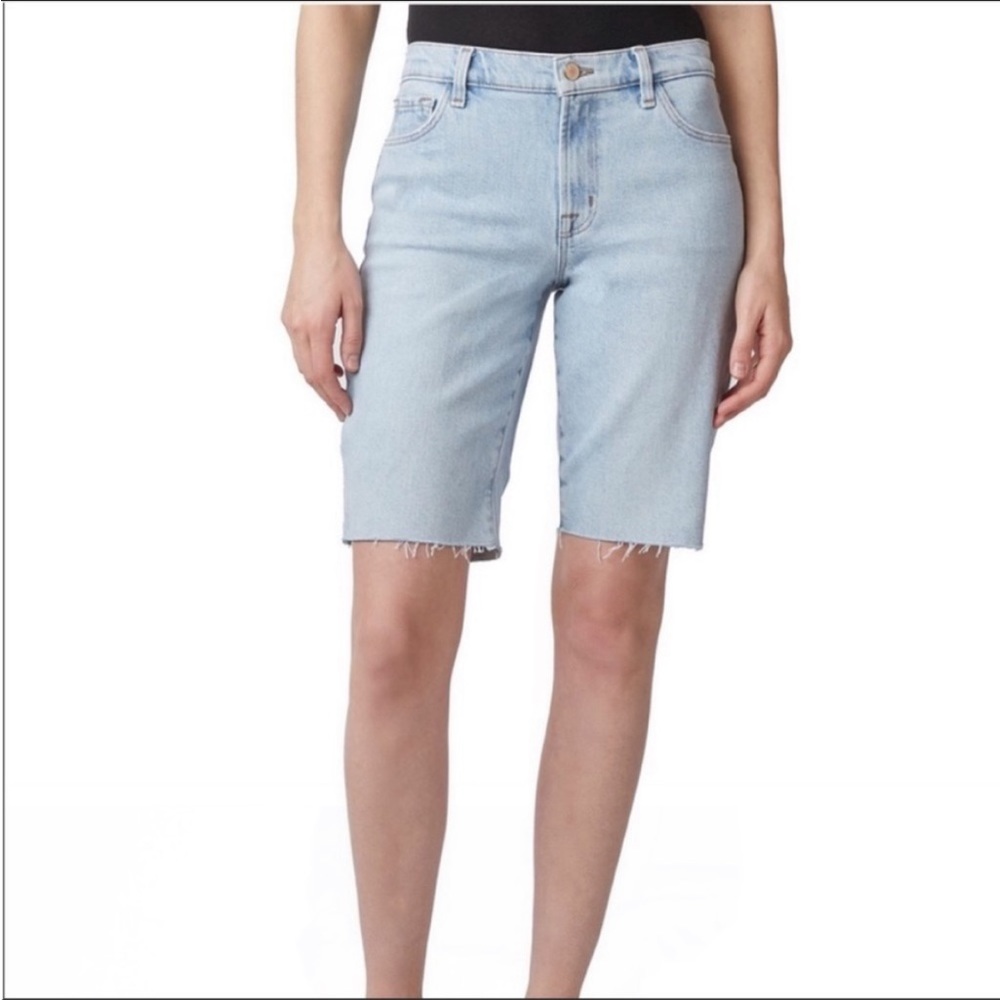 J Brand relaxed bermuda cut off shorts in GiGi Size 26 (2) light wash